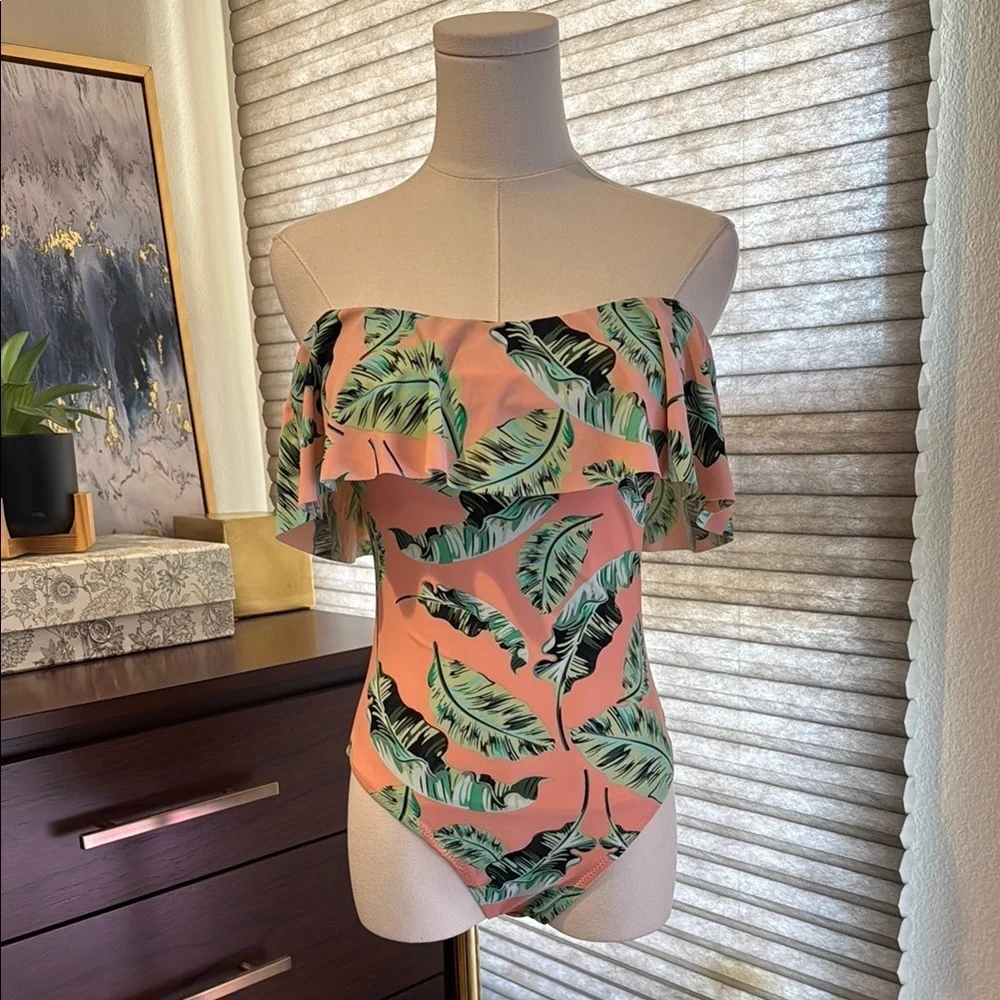 Woman's Cupshe Rozen Maiden Print Bikini.  Size Small